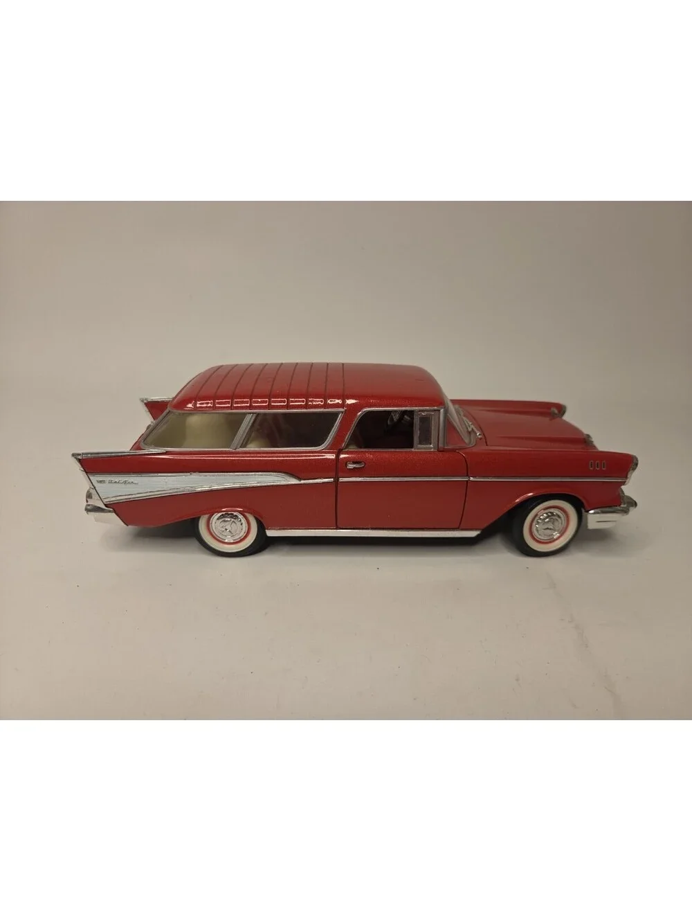 Road Tough Collection 1957 Chevrolet Nomad  DIECAST MODEL CAR 1:18 Orange
